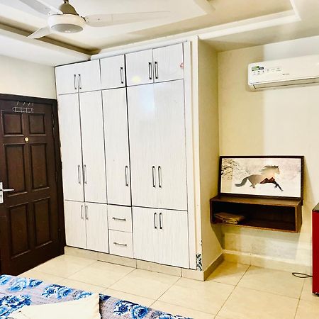 Apartamento Stunning And Peaceful 1Bhk,Free Parking + Wifi Islamabad Exterior foto