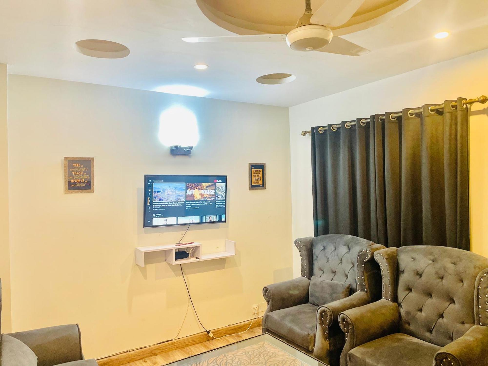 Apartamento Stunning And Peaceful 1Bhk,Free Parking + Wifi Islamabad Exterior foto